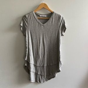 Latched Mama v neck boyfriend nursing tee, size S, color gray